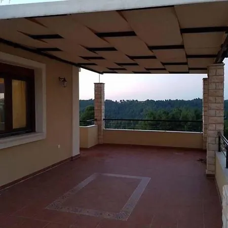 Hill By Luxlikehome *