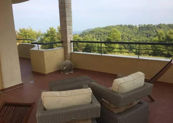 Hill By Luxlikehome *