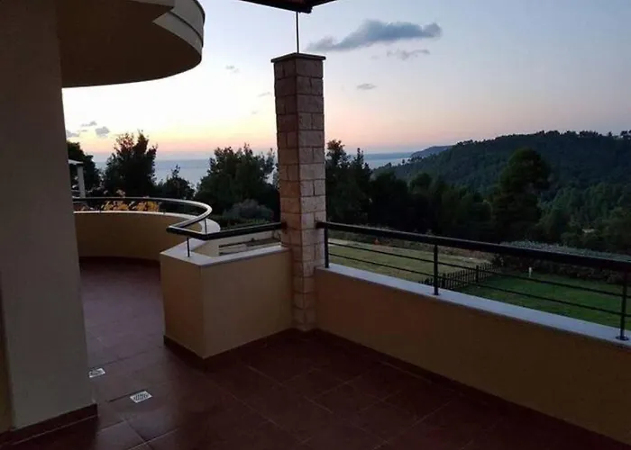 Hill By Luxlikehome Villa