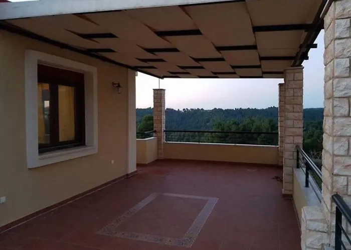 Hill By Luxlikehome *