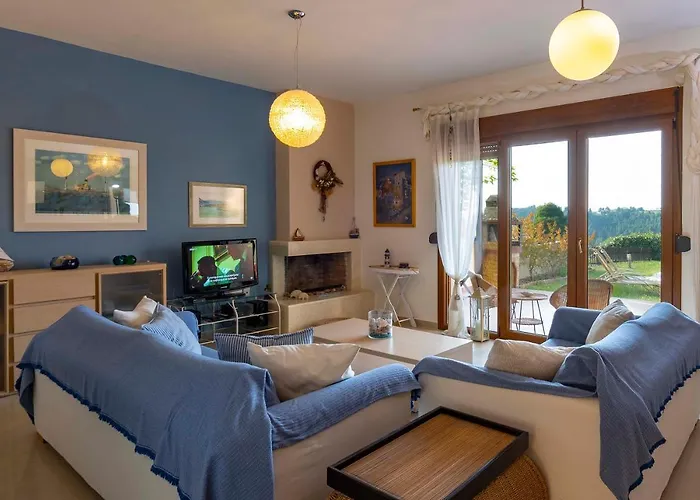 Hill By Luxlikehome Villa Elani